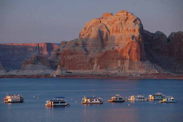 houseboats on Lake Powell